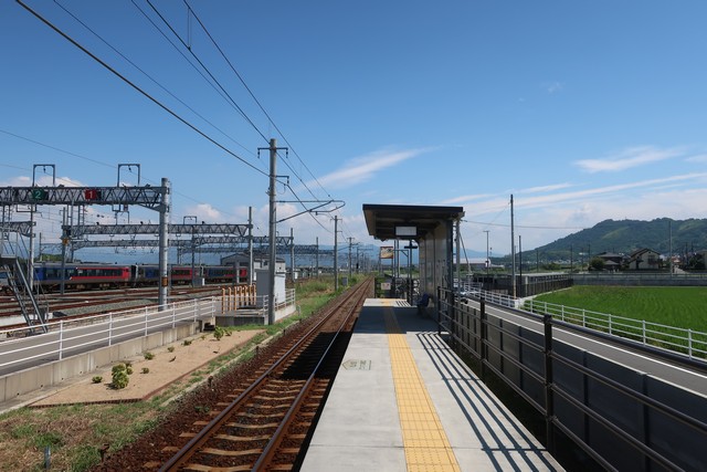 南伊予駅 ホーム