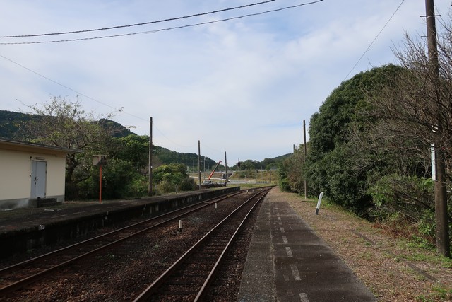 吉野生駅 ホーム