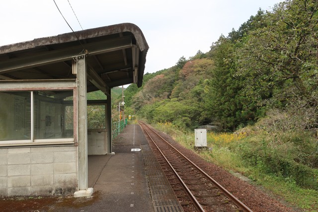 家地川駅 ホーム