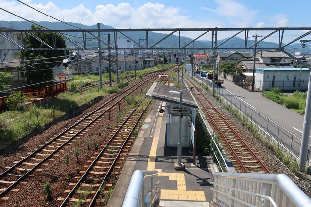 北伊予駅 ホーム