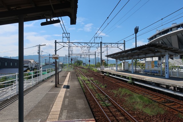 市坪駅 ホーム