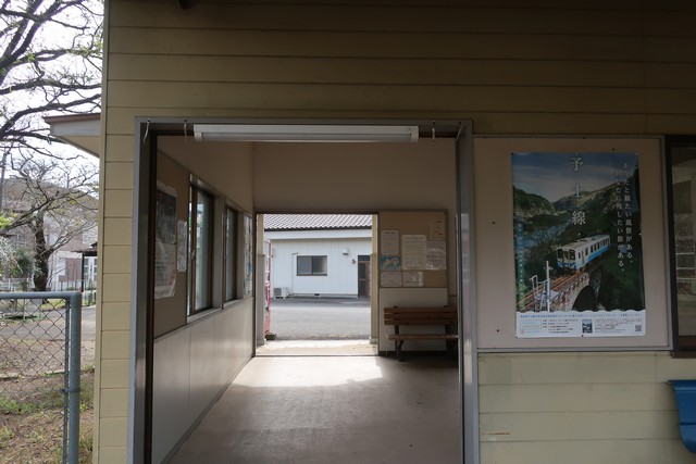 吉野生駅 改札口