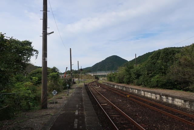 吉野生駅 ホーム