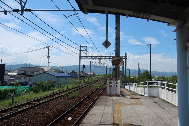 市坪駅 ホーム