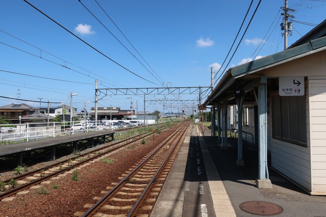 北伊予駅 ホーム