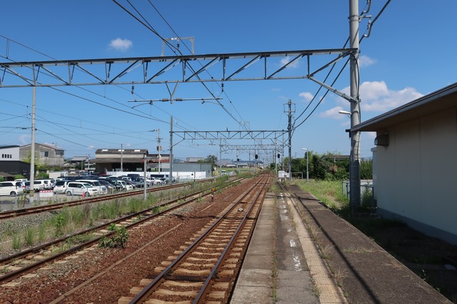 北伊予駅 ホーム