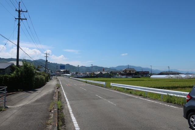 伊予横田駅 駅前