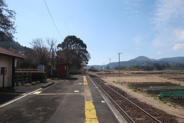 平山駅 ホーム