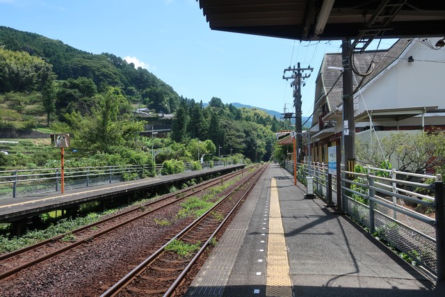 伊予中山駅 ホーム