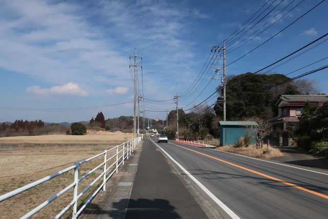 平山駅 駅前