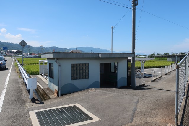 伊予横田駅 駅前
