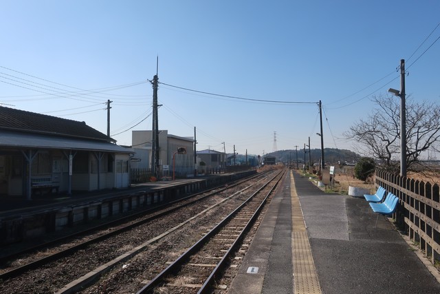 横田駅 ホーム