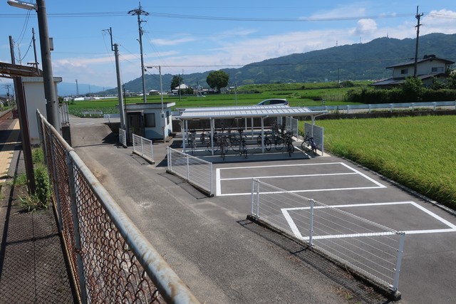 伊予横田駅 駅前
