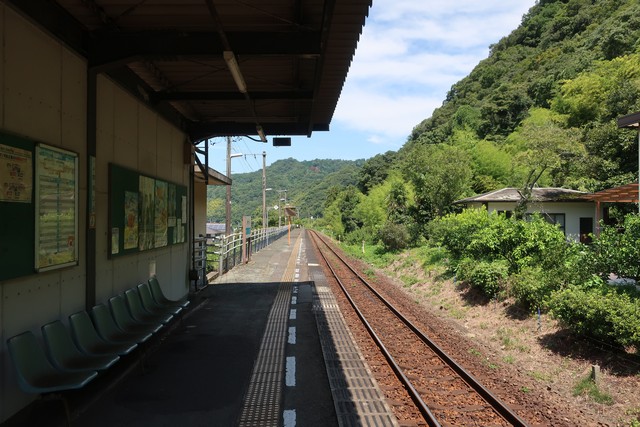 伊予大平駅 ホーム