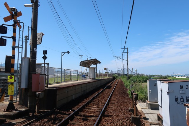 伊予横田駅 駅前