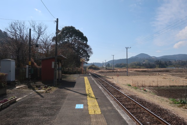 平山駅 ホーム