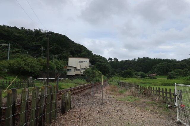上総松丘駅 ホーム