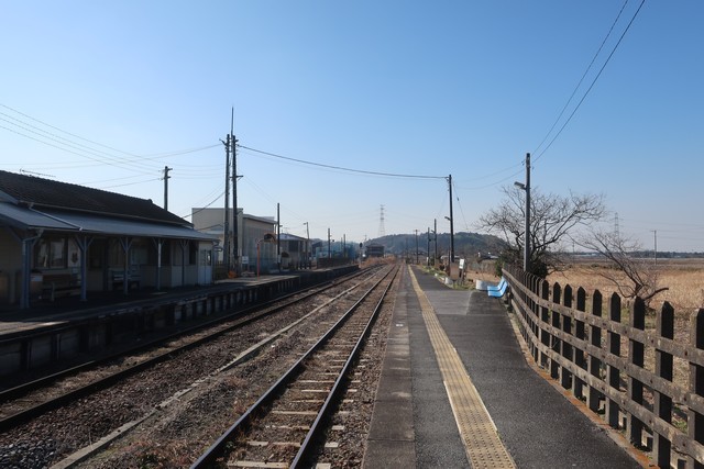 横田駅 ホーム