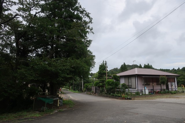 上総松丘駅 駅前