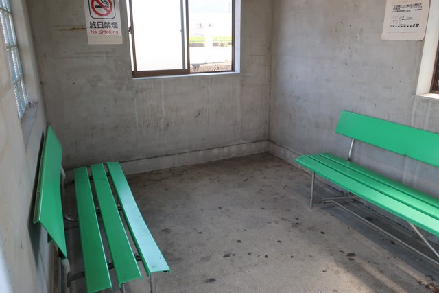 伊予横田駅 駅前