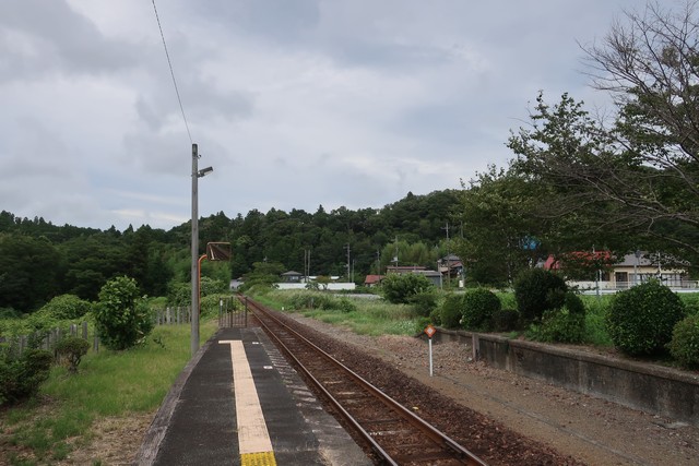 上総松丘駅 ホーム