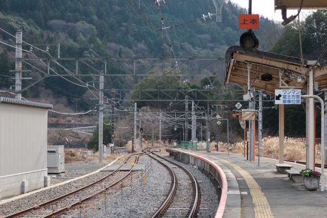 甲斐常葉駅 ホーム