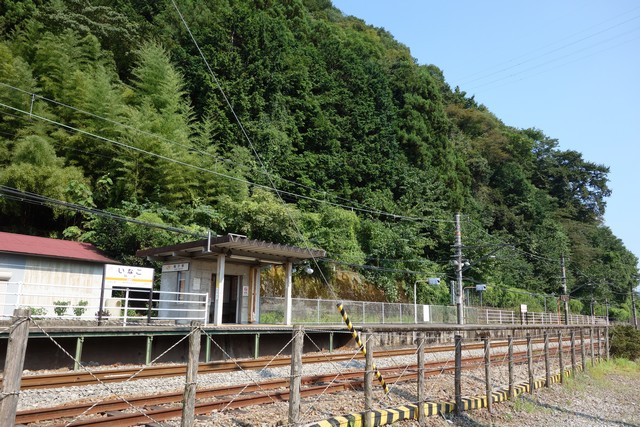 稲子駅 駅前