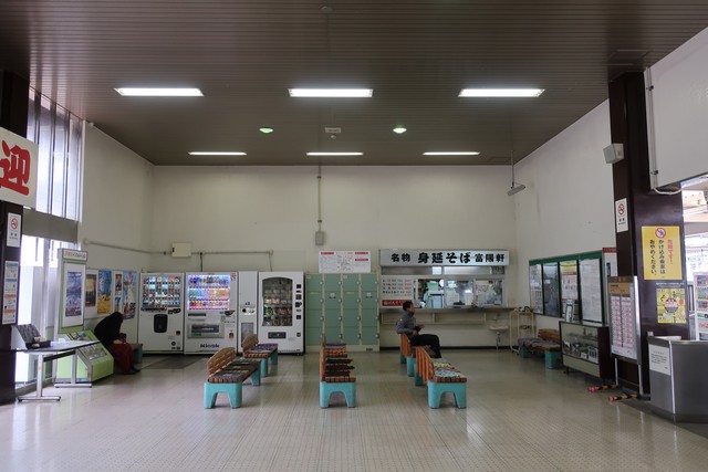身延駅 改札口