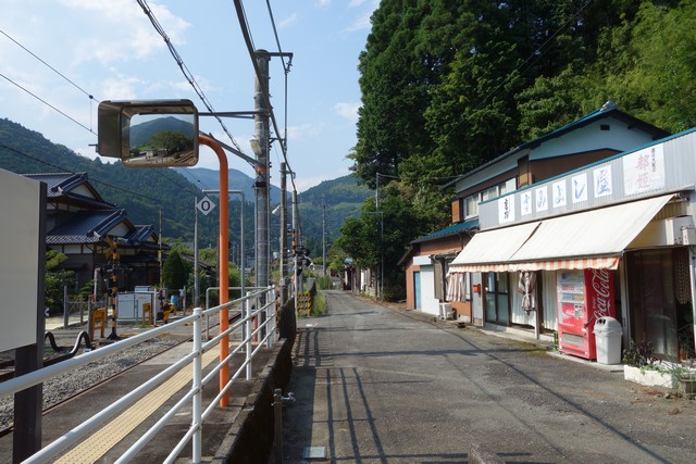 稲子駅 駅前