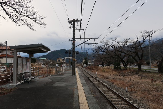 塩之沢駅 ホーム