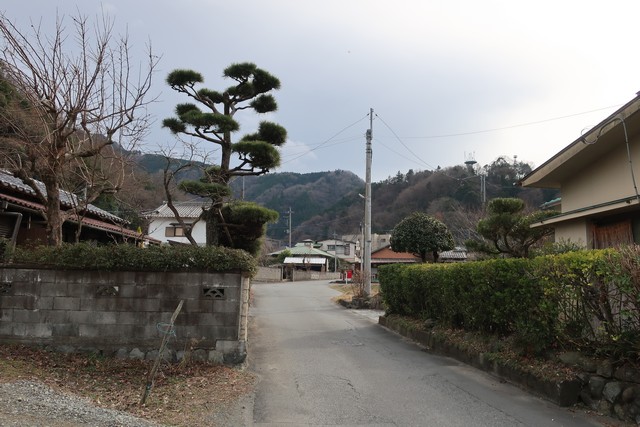 塩之沢駅 駅前