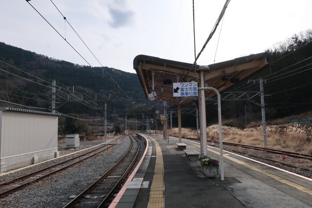 甲斐常葉駅 ホーム