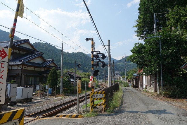 稲子駅 駅前