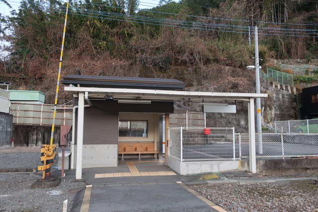 芝川駅 駅舎