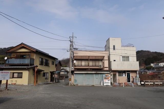 甲斐常葉駅 駅前