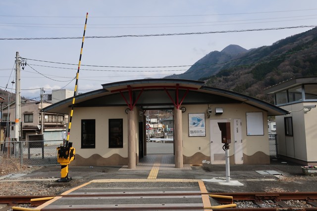 甲斐常葉駅 ホーム