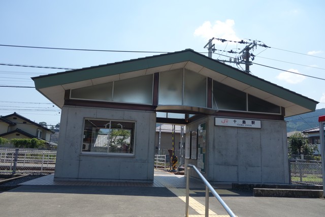 十島駅 ホーム
