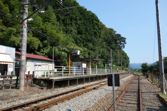 稲子駅 駅前