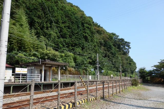 稲子駅 駅前