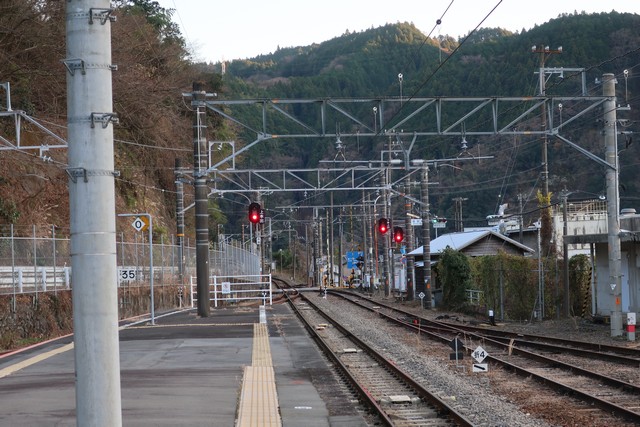 芝川駅 ホーム