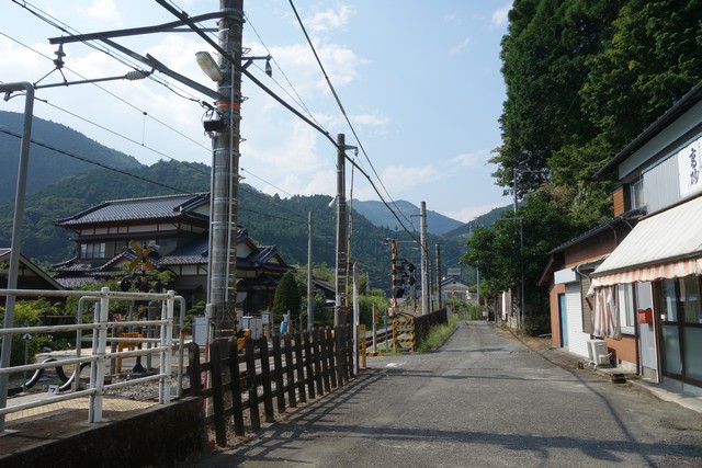 稲子駅 駅前
