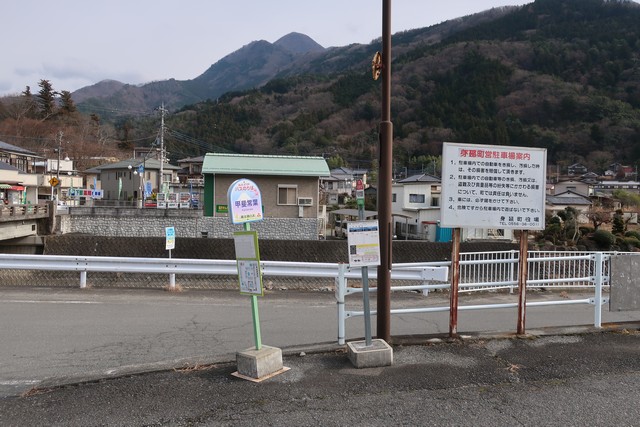 甲斐常葉駅 駅前