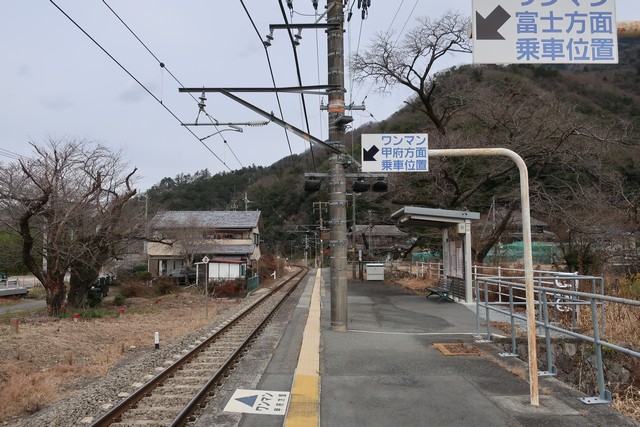 塩之沢駅 ホーム
