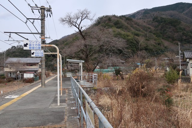 塩之沢駅 ホーム