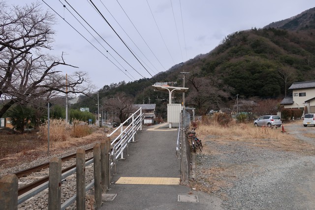 塩之沢駅 ホーム
