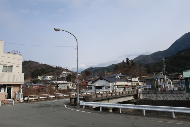甲斐常葉駅 駅前