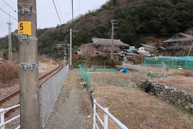 塩之沢駅 駅前
