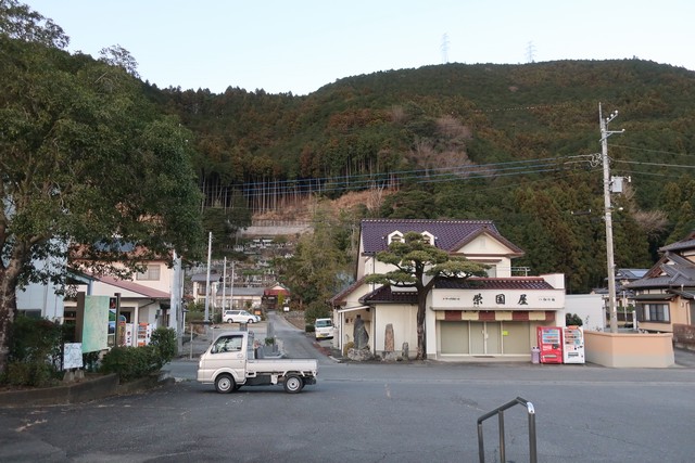 十島駅 駅前