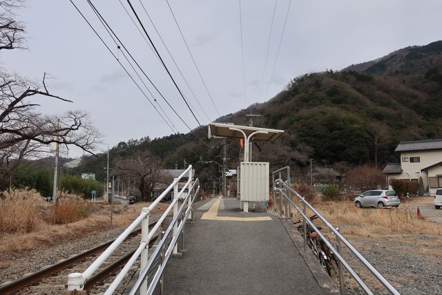 塩之沢駅 ホーム
