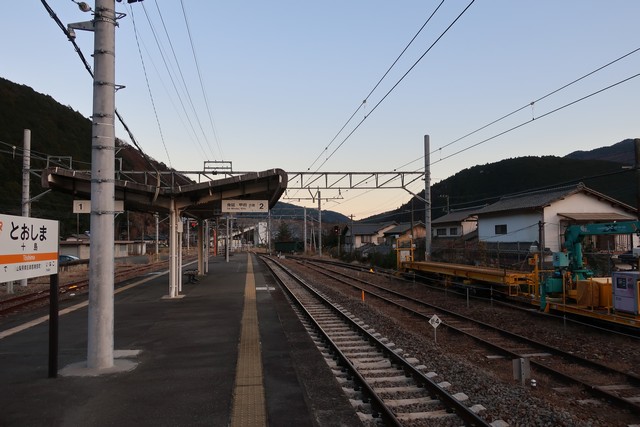 十島駅 ホーム